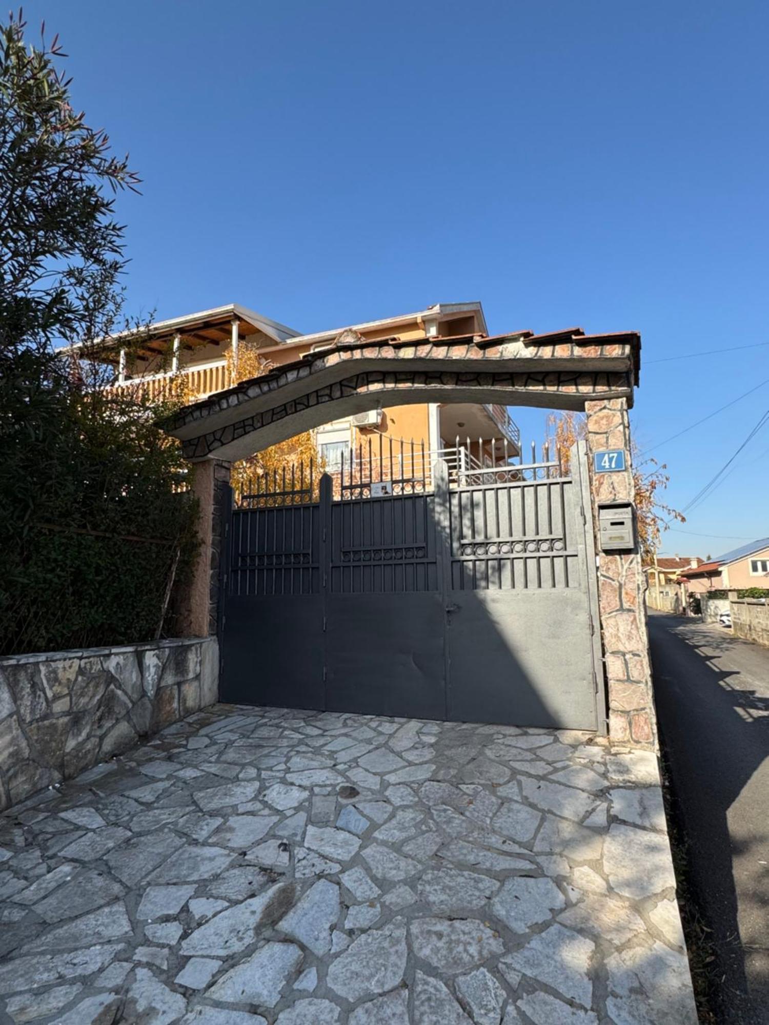 Apartmani Breze Podgorica Exterior foto